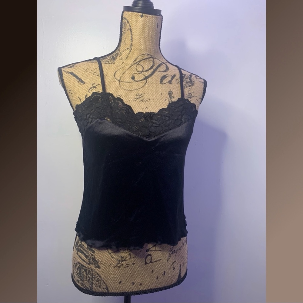 Black Floral Lace Camisole Top - XL with Adjustable Straps